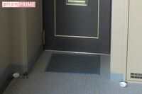 DV苦の妻が夫を絞殺、盛り塩玄関に住み続ける義父は息子の暴力否定せず