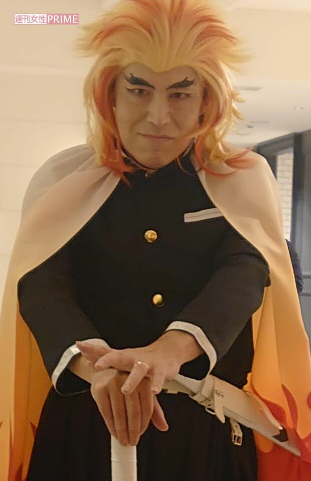 劇場にはコスプレ姿の老若男女も!　煉獄さん（56歳・♂）