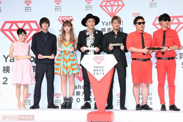 Yahoo!検索大賞2015の受賞者たち（いちばん左が金田朋子）