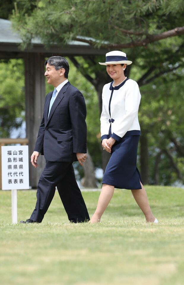 記念植樹の会場では終始、笑顔でお元気そうだった雅子さま（5月26日）