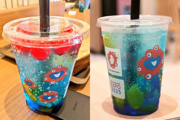 エスタシオンカフェにて販売されている『ミャクミャクフルーツソーダ』。青いソーダに真っ赤なチェリーが浮かぶ(Xより)