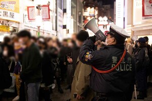 '22年10月のハロウィンの模様。毎年渋谷駅前にはコスプレした者や見物客でごった返す