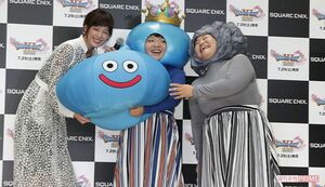 本田翼(左)とおかずクラブが登壇した『ドラゴンクエストXI』新CM発表会(2017年)