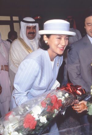 中東ご訪問中の雅子さま。2着目の青×白コーデ