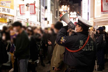 '22年10月のハロウィンの模様。毎年渋谷駅前にはコスプレした者や見物客でごった返す