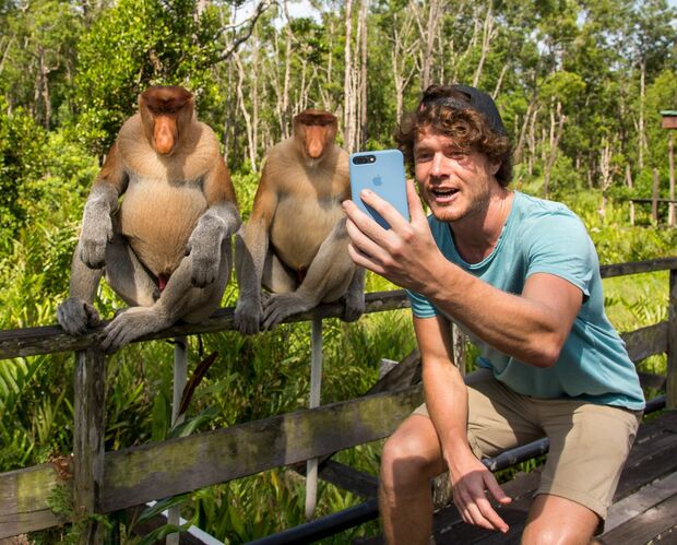 動物と写真を撮る際は「びっくりさせないようにゆっくりとシャッターを切って！」撮影／アラン・ディクソン