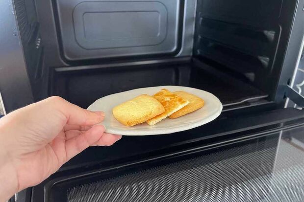 湿気ったせんべいやクッキーを復活