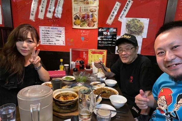 仲本工事さん・純歌夫妻と木村仁容疑者（容疑者SNSより）