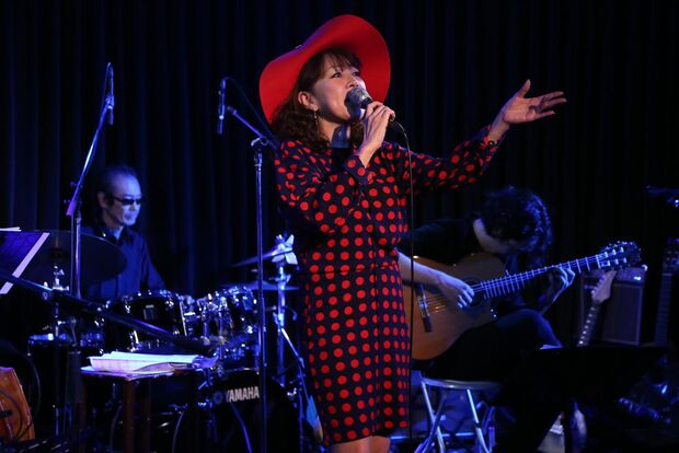 10月5日、『ラドンナ原宿』のステージで観客を魅了。1曲ごとに雰囲気を変え、その世界観を見事に表現してみせた