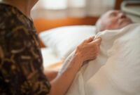 30代でも発症する『脊柱管狭窄症』は自力で治せない! “寝たきり”を防ぐ病院の選び方