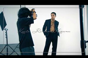 映画『おそ松さん 人類クズ化計画!!!!!?』の予告映像にはAぇ！group・草間リチャード敬太の姿が（公式サイトより）