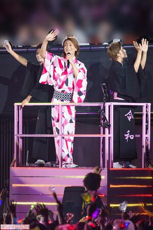 トロッコで大阪城ホールをぐるりと1周。アリーナ後方や2階席のファンも、至近距離のきよしくんに大興奮！　撮影／廣瀬靖士