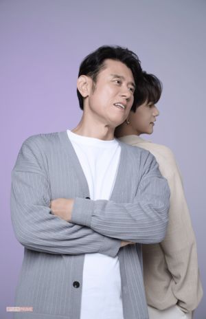 主人公・沖田誠役の原田泰造、大学生・五十嵐大地役の中島颯太（撮影／渡邉智裕）