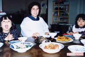 幼いころは祖母と母が作る夕飯の大皿料理が大好きだった