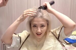 病気になっても「今しかできないこと」を全力で楽しみたいと、家族、友人と断髪式を