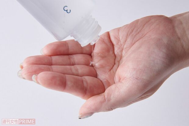 しっとりしていて使いやすいとネットで話題。角質を柔軟に保ち、水分を補給。（撮影／山田智絵）