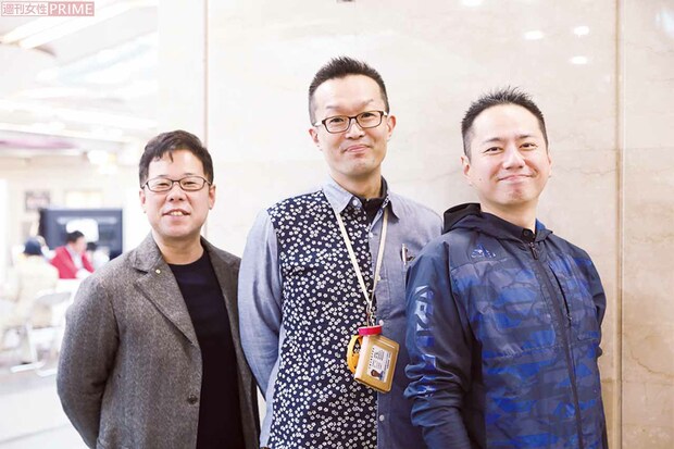 『チーム小雁』三人衆 「友達みたいにさせてもらってます」
(写真左から)訪問介護員の西本さん、ケアマネージャーの市田さん、介護用品レンタル業者の村上さん