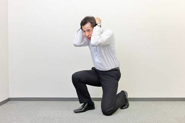 “3点しゃがみ”の姿勢