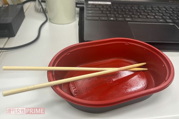 二日酔いのアラフィフ記者も箸を止めずに完食。冷茶漬けにしてもよさそう