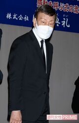 沈痛な面持ちで西郷輝彦さんの通夜に向かう橋幸夫