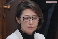 三原じゅん子氏、小泉進次郎陣営の“残念会”で姿を隠すも“卒アル風”コラージュ画像が拡散され「逃げ場ナ…
