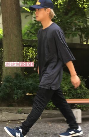 授業が終わると、足早に帰宅する岡本圭人。この日は暑かったため、かなり汗をかいていたという