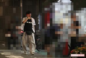 6月初旬の夜、スーパーに買い出しへ