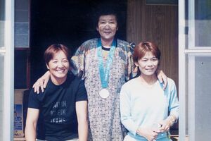 妙子さんの母・恵美子さんと麗華さんは実の親子のように仲がよかった。妙子さんも「母は幸せだった」としみじみ語る