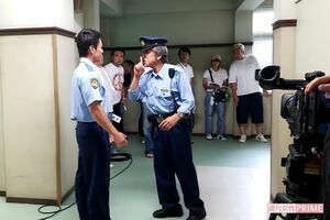 主役を務めるドラマ『駐在刑事』の撮影あ愛弟子の大木さんと