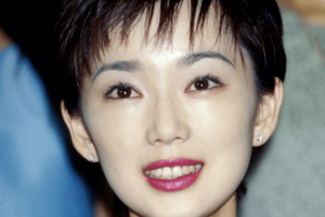 葉月里緒奈