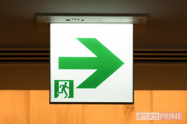 非常口までの経路を表す、緑矢印。非常時は緑矢印をたどって、非常口を目指そう