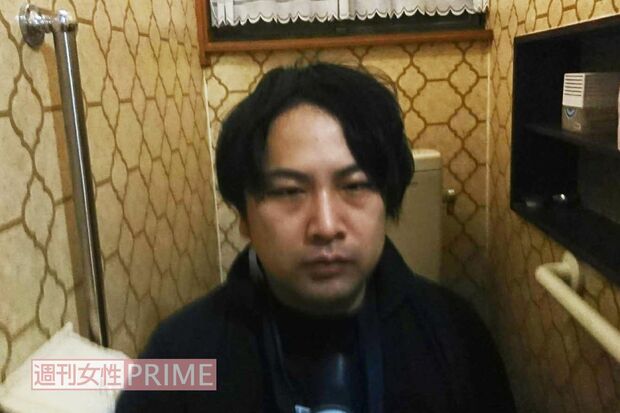 高橋大輔さん（孤独死現場のトイレにて）