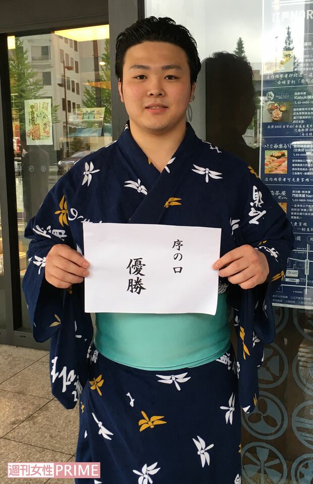 2017年5月場所、序ノ口優勝を飾った炎鵬。ずっと応援し続けている板野さんが撮影