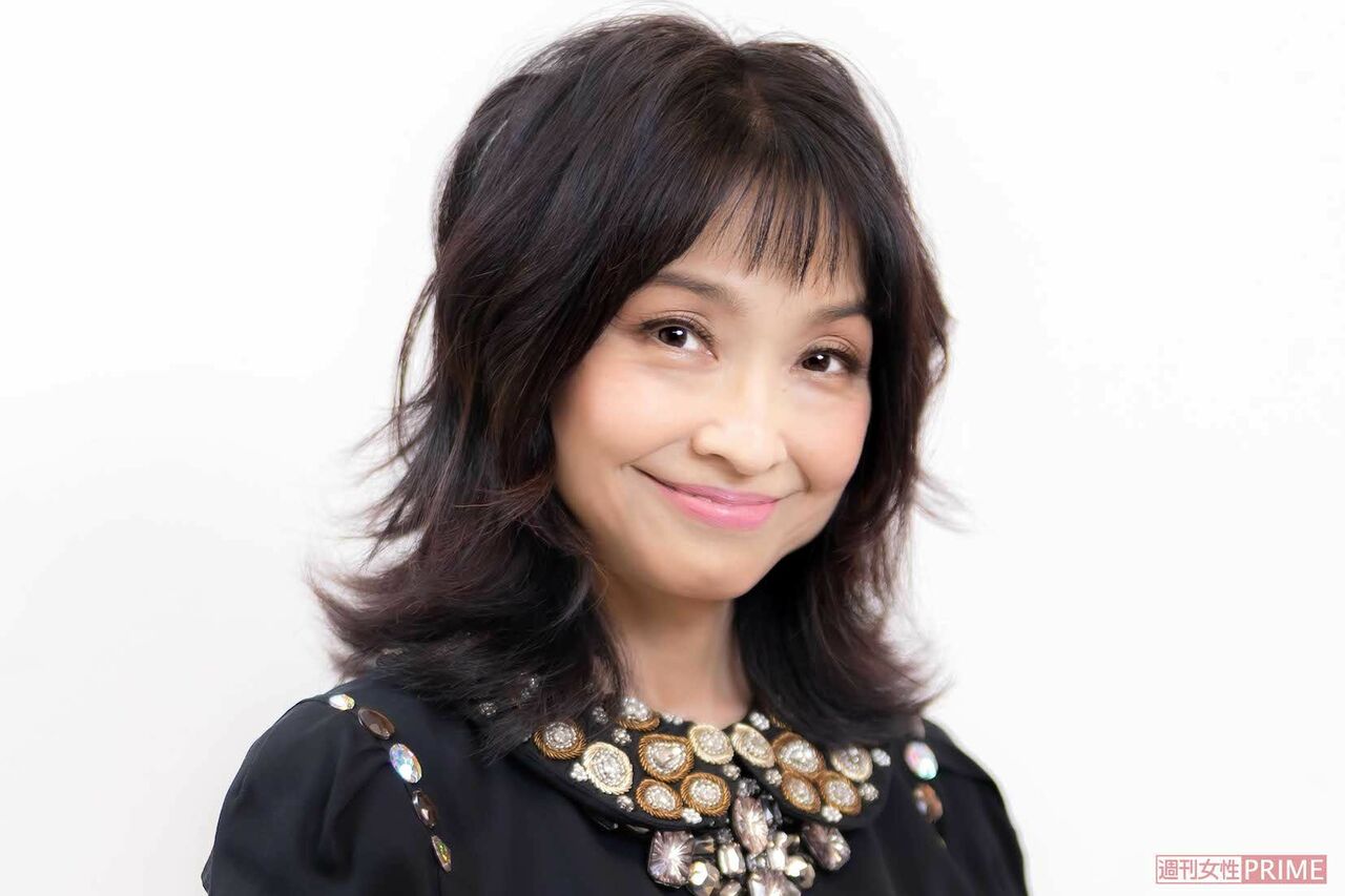 石川ひとみ「1人カラオケで歌うのはあいみょんさん」『まちぶせ』大ヒットで紅白出場からの闘病生活、苦節45年の想いが咲かせた『笑顔の花』 |  週刊女性PRIME