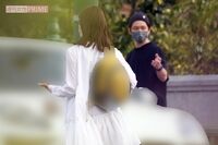 佐々木希が家族4人の旅行先で断ったアンジャッシュ・渡部建との「夫婦の共著サイン」、私生活綴ったSNSでも…