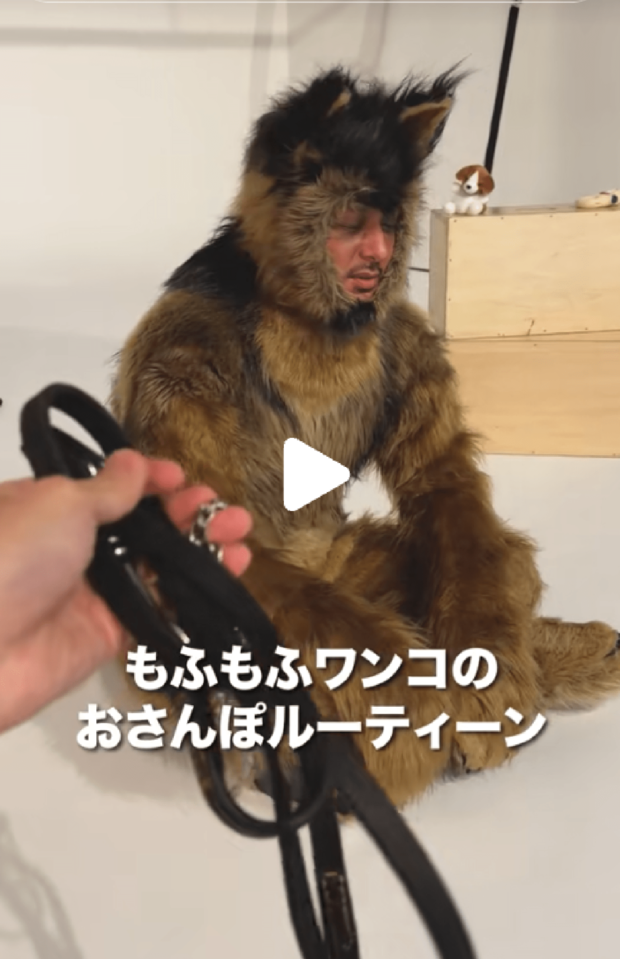 犬の姿になるオダギリジョー(公式インスタグラムより)