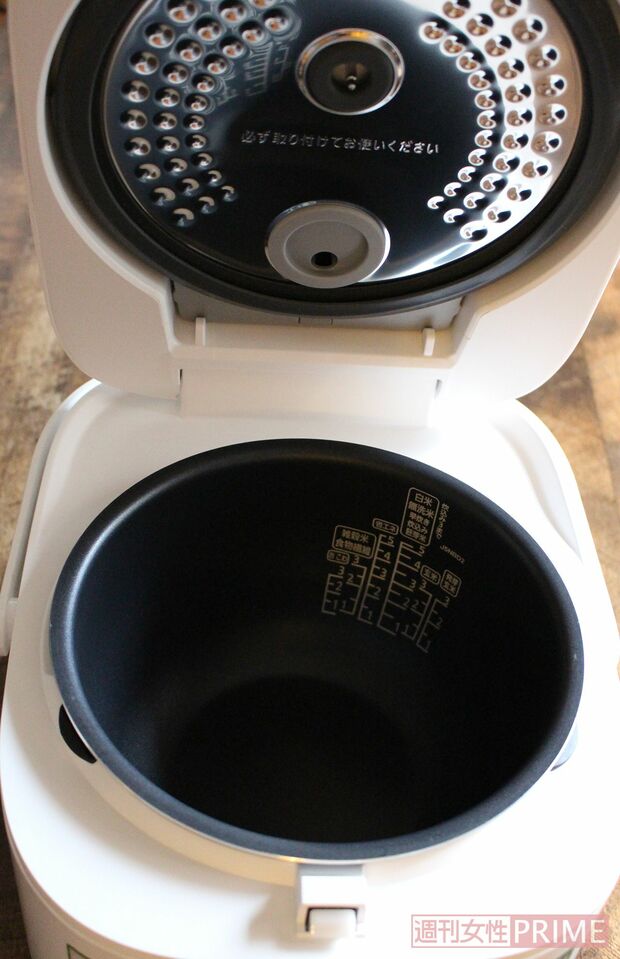 内釜や内ぶたは、通常の炊飯器と大きな違いはない