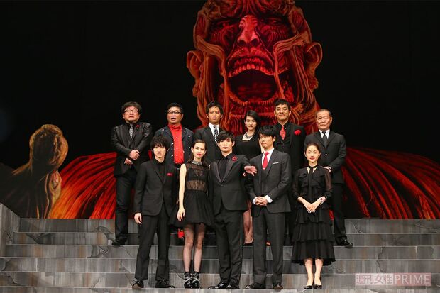 劇場版『進撃の巨人』完成披露ジャパンプレミアには約4000人の熱烈なファンが詰めかけるほど期待が大きかったが……（'15年7月）