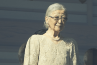 《2025新年一般参賀》杖ナシ参列の上皇后・美智子さま、“お手振りなし”は「国民への思慮」例年にはない変…