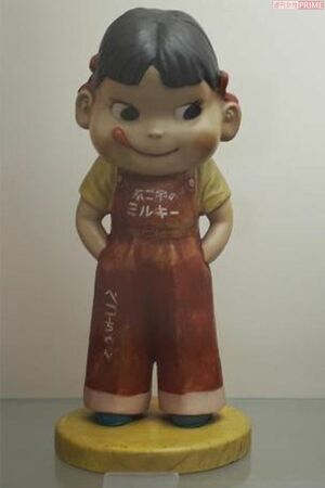 施設入居が決まり、高齢のお客様から不二家へ寄贈された実際のペコちゃん人形