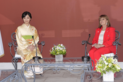 現地時間の5月28日、首都アテネでギリシャ初の女性大統領であるサケラロプル大統領を表敬訪問された(写真/共同通信社)