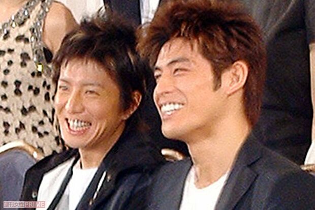 （左から）木村拓哉、坂口憲二（2004年）『プライド』制作発表記者会見