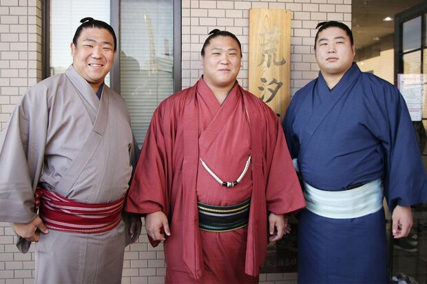 大波三兄弟　撮影／共同通信
