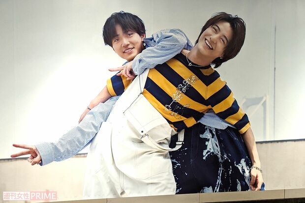 渋谷駅地下通路に展示されたKing&Prince『なにもの』巨大広告の1枚