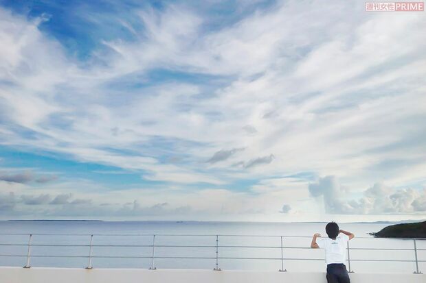 石垣島で逞しく成長していく息子の後ろ姿を撮影した写真。俵さんお気に入りの1枚