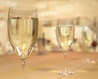 シニア婚活パーティー 成果をあげたのは“黒髪で化粧薄め”