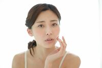 〈しみケア〉朝食のビタミンCがしみを増やす原因に!? マスクの摩擦で起こる場合も