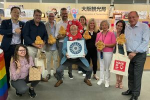 万博期間中にブラジリア州観光局一行の表敬訪問を受けた大阪観光局理事長・溝畑宏さん