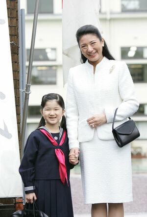 2008年4月　ご一家で学習院初等科の入学式へ