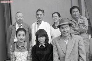 第26作目『男はつらいよ寅次郎かもめ歌』での集合スナップ。マドンナは伊藤蘭（下段中央）